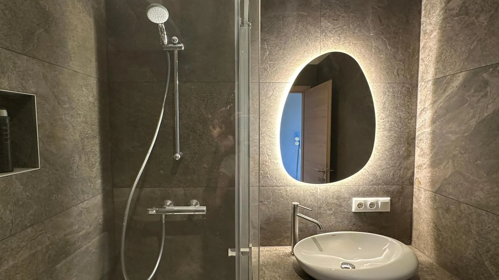 Book-A-Room Apartment Salzburg 34 Austria