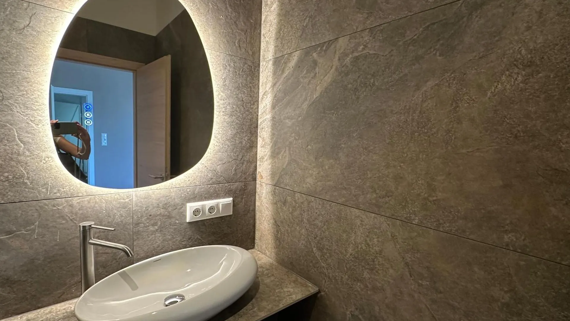Book-A-Room Apartment Salzburg 34 0*,  Austria