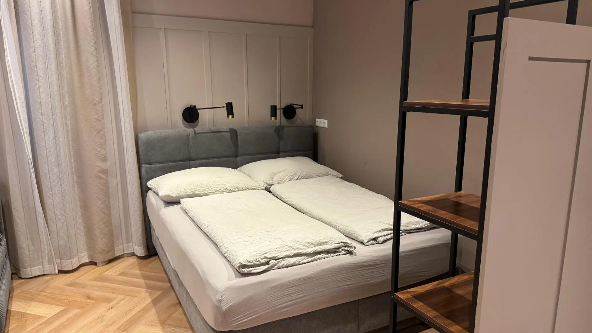 Book-A-Room Apartment Salzburg 34 0*,
